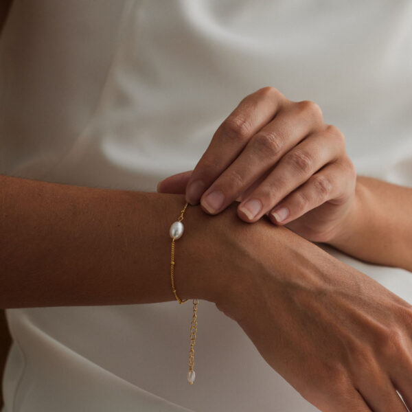 14K Gold Dainty Oval Pearl Bracelet with Satellite Chain, Natural Freshwater Pearl Bracelet, Single Pearl Bracelet, Wedding Bracelet, Bridesmaid Gift - Image 4