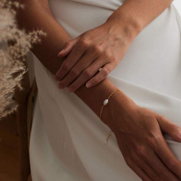 14K Gold Dainty Oval Pearl Bracelet with Satellite Chain, Natural Freshwater Pearl Bracelet, Single Pearl Bracelet, Wedding Bracelet, Bridesmaid Gift - Image 3