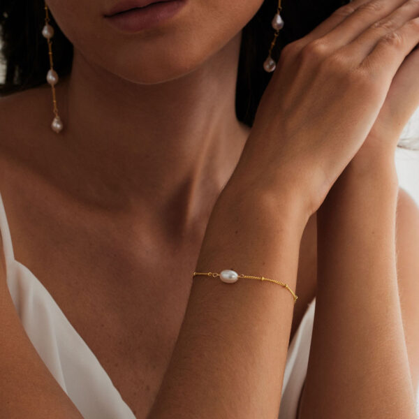 14K Gold Dainty Oval Pearl Bracelet with Satellite Chain, Natural Freshwater Pearl Bracelet, Single Pearl Bracelet, Wedding Bracelet, Bridesmaid Gift - Image 2