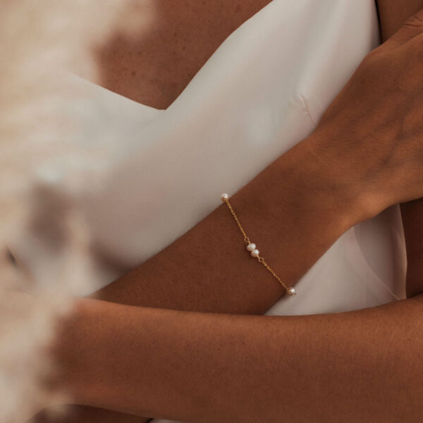 14K Gold Minimalist Pearl Bracelet, Dainty Pearl Beaded Bracelet, Bridal Bracelet, Wedding Bracelet for Bride, Pearl Jewellery, Bridesmaid Gift - Image 4