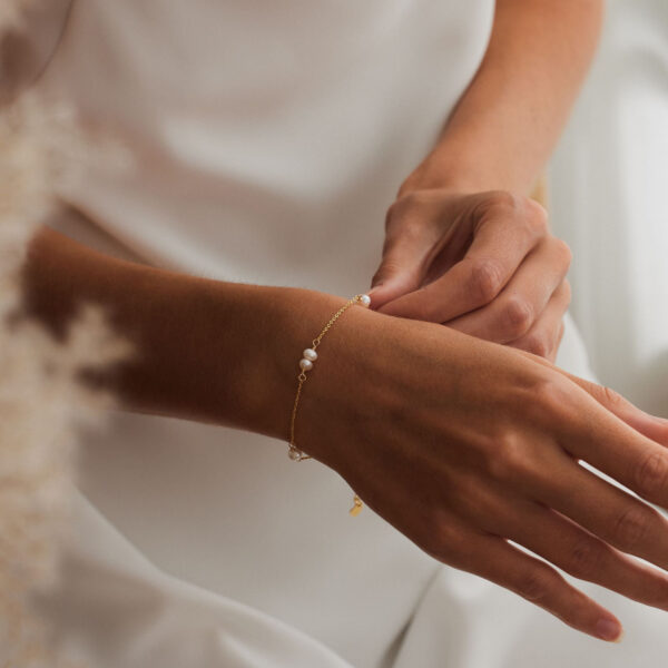 14K Gold Minimalist Pearl Bracelet, Dainty Pearl Beaded Bracelet, Bridal Bracelet, Wedding Bracelet for Bride, Pearl Jewellery, Bridesmaid Gift